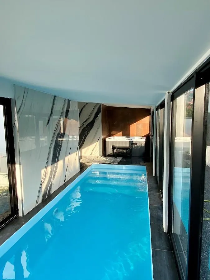 Agreable Maison De Ville Avec Une Belle Terrasse Anglet